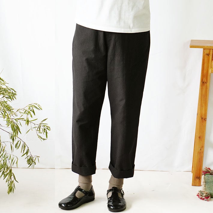 rolca on the notes]綿麻バックサテンクロップドパンツ | 森の8カテン